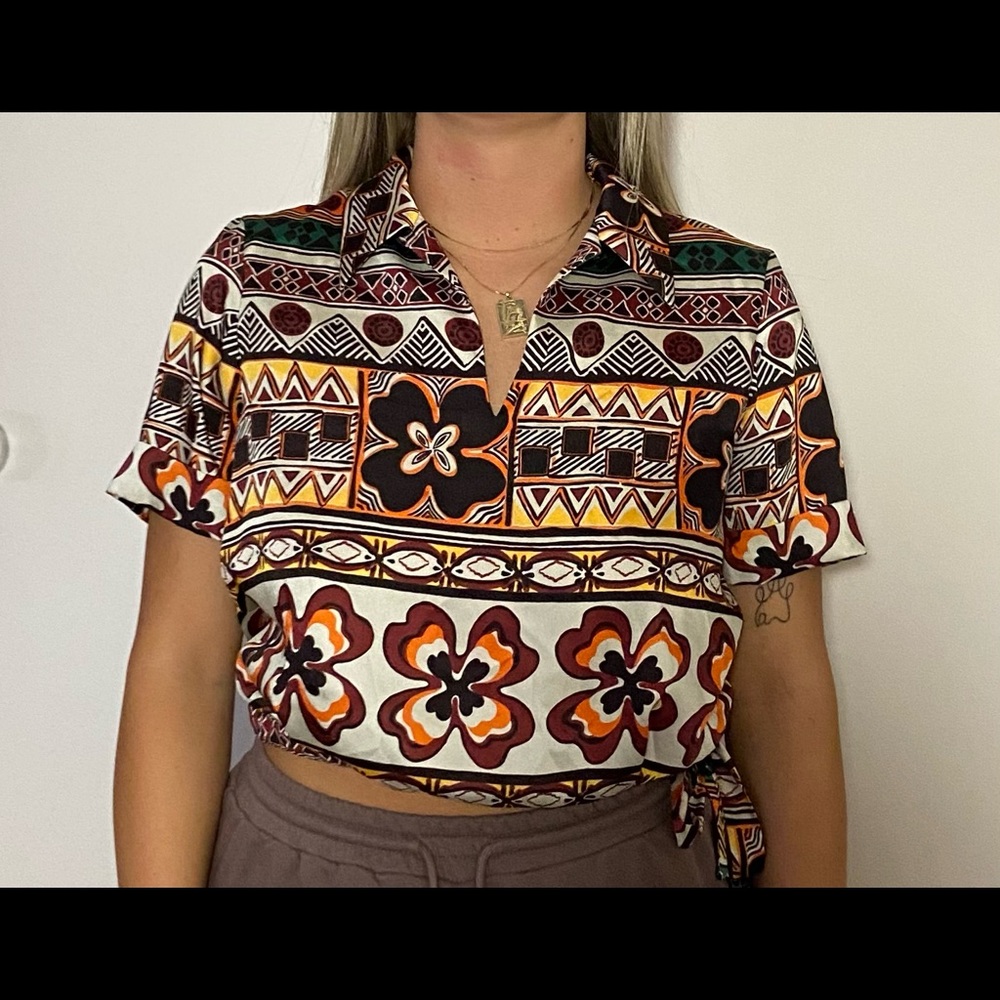 Zara Hawaiian Cropped Polo. Perfect for summer and concerts.